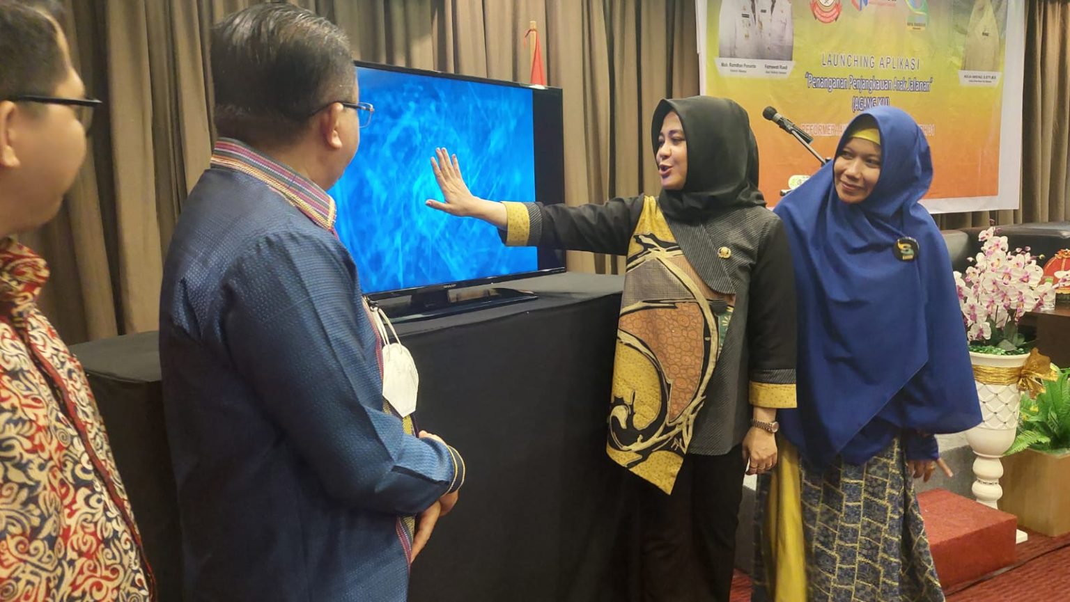 Wawali Makassar Melaunching Aplikasi "Agang